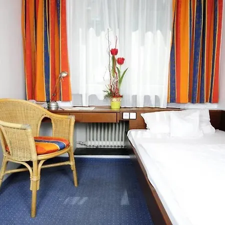 Insel-hotel-lindau 3* לינדאו