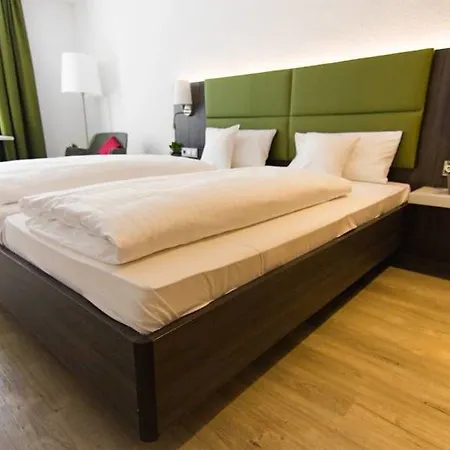 מלון Insel-hotel-lindau 3*
