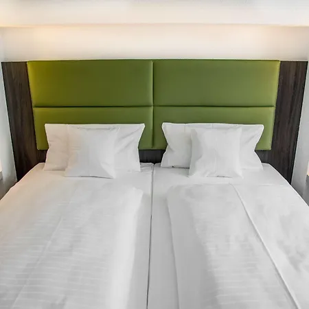 Insel-hotel-lindau מלון 3*